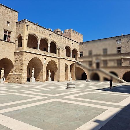 הוילה Rhodes City The Retreat In The Heart Of Old Town Rhodes מראה חיצוני תמונה